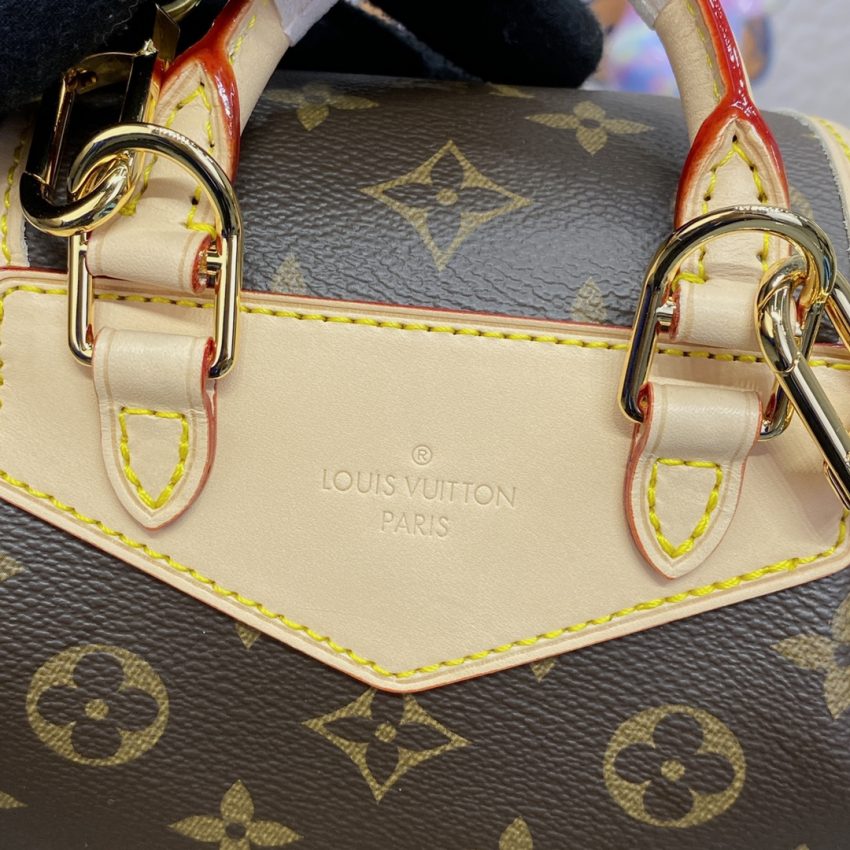 Replica Louis Vuitton Excursion 6 Replica Louis Vuitton Excursion - authentic-look luxury purse replica