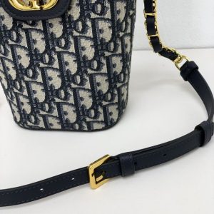 Replica Dior 30 Montaigne Amber Chain 4 Replica Dior 30 Montaigne Amber Chain - ultra-realistic fake designer tote