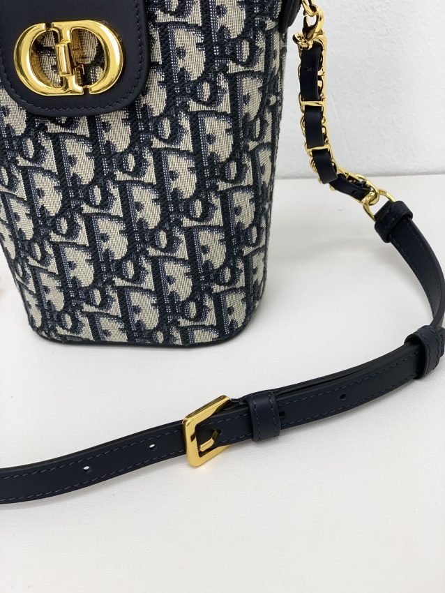 Replica Dior 30 Montaigne Amber Chain 4 Replica Dior 30 Montaigne Amber Chain - ultra-realistic fake designer tote