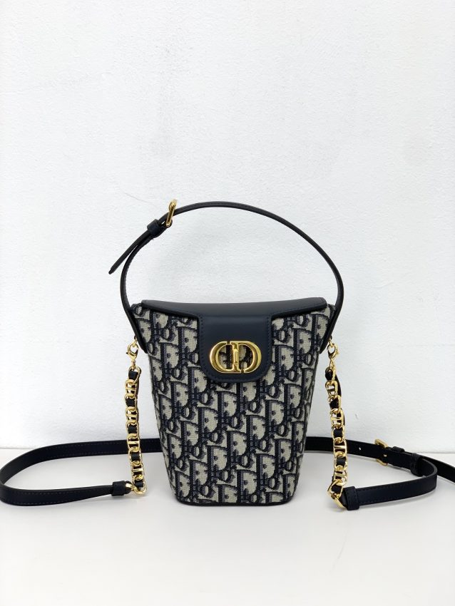 Replica Dior 30 Montaigne Amber Chain 1 Replica Dior 30 Montaigne Amber Chain - high-quality designer bag clone