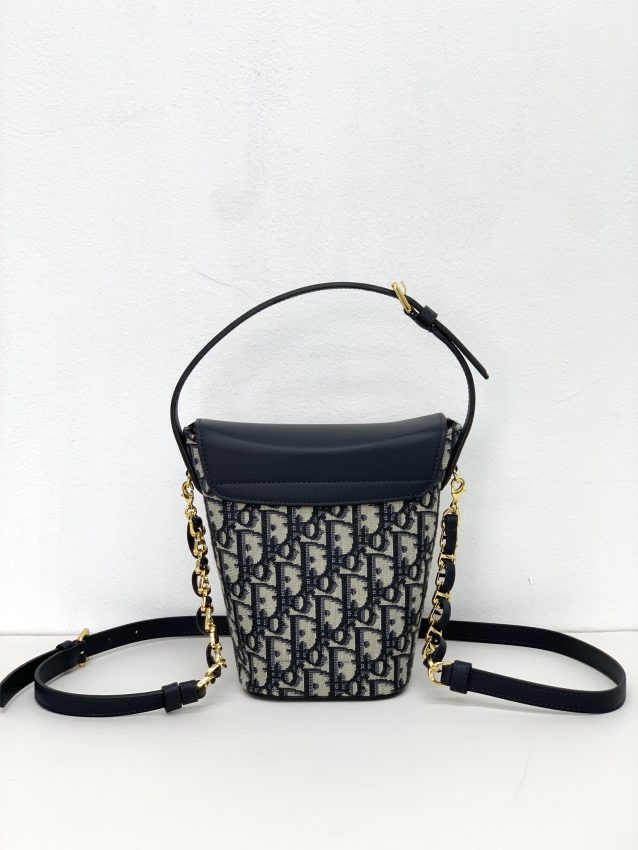Replica Dior 30 Montaigne Amber Chain 8 Replica Dior 30 Montaigne Amber Chain - realistic designer-inspired fake bag