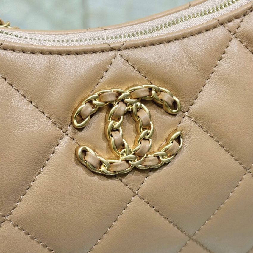 Replica CHANEL 23k Large Caramel - authentic-look luxury purse replica