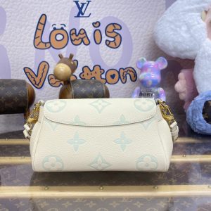 Replica Louis Vuitton Favorite White 3 Replica Louis Vuitton Favorite White - ultra-realistic fake designer tote