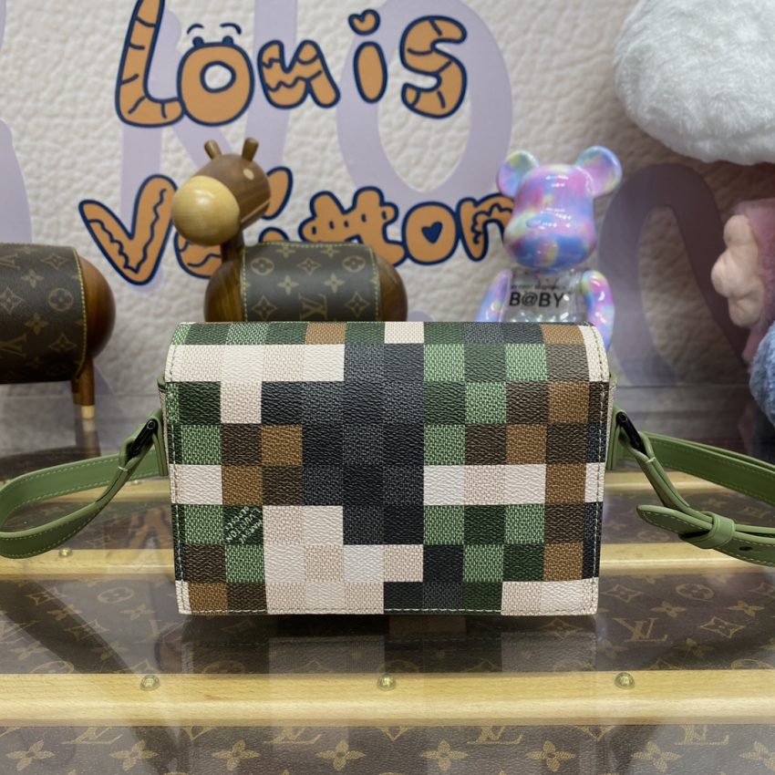 Replica Louis Vuitton Steamer Wearable Wallet 4 Replica Louis Vuitton Steamer Wearable Wallet - near-authentic luxury replica handbag