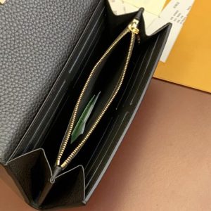 Replica Louis Vuitton Capucines Long Black 5 Replica Louis Vuitton Capucines Long Black - near-authentic luxury replica handbag