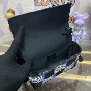 Replica Louis Vuitton Steamer Wearable Wallet II 7 Replica Louis Vuitton Steamer Wearable Wallet II - premium-grade designer purse dupe