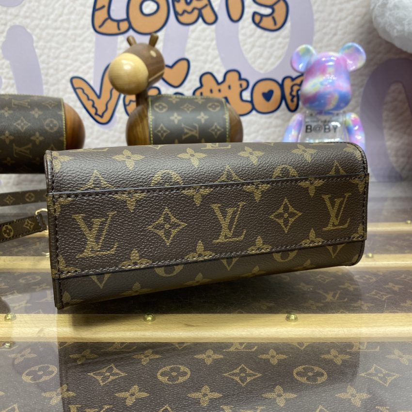 Replica Louis Vuitton Sac Plat BB 4 Replica Louis Vuitton Sac Plat BB - realistic designer-inspired fake bag