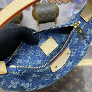 Replica Louis Vuitton Hills Pochette 6 Replica Louis Vuitton Hills Pochette - elite superclone designer purse