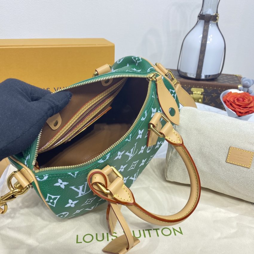 Replica Louis Vuitton Speedy P9 Bandouliere 25 Green 5 Replica Louis Vuitton Speedy P9 Bandouliere 25 Green - near-authentic luxury replica handbag