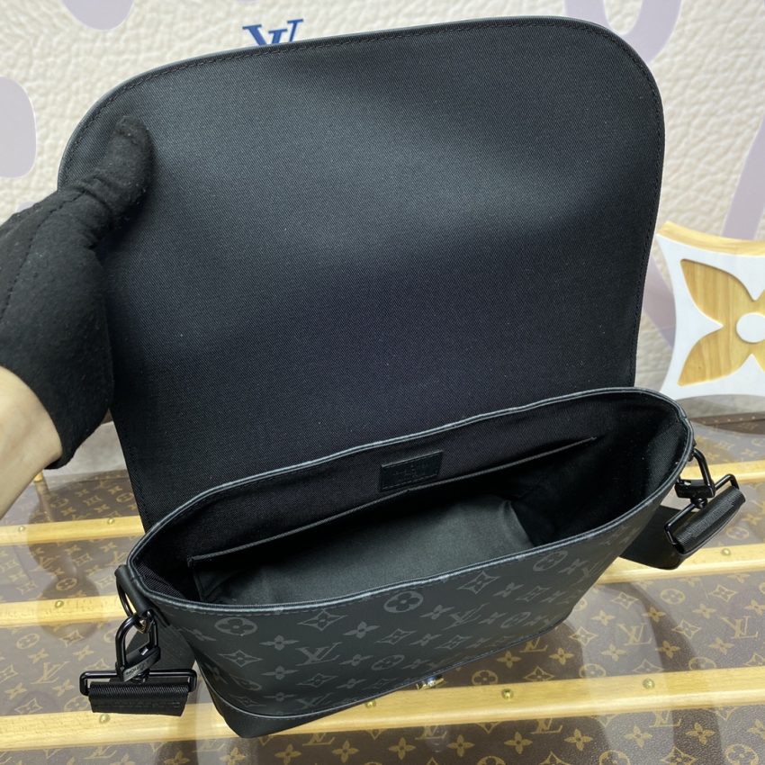 Replica Louis Vuitton Saumur Messenger Bag 7 Replica Louis Vuitton Saumur Messenger Bag - authentic-look luxury purse replica