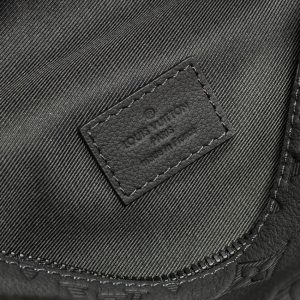 Replica Louis Vuitton Bumbag Discovery Black Canvas 4 Replica Louis Vuitton Bumbag Discovery Black Canvas - near-authentic luxury replica handbag