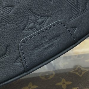 Replica Louis Vuitton Bumbag Discovery Black Canvas 5 Replica Louis Vuitton Bumbag Discovery Black Canvas - best quality luxury bag dupe