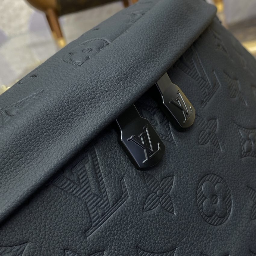 Replica Louis Vuitton Bumbag Discovery Black Canvas 6 Replica Louis Vuitton Bumbag Discovery Black Canvas - top-tier luxury replica shoulder bag