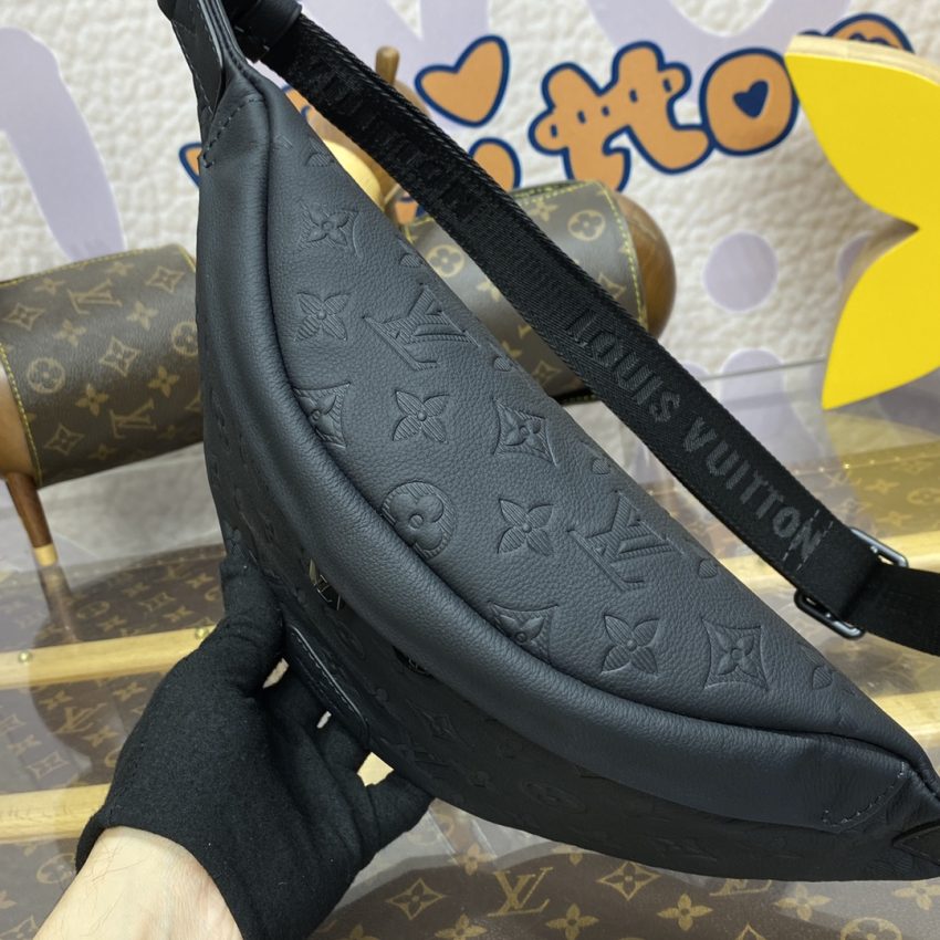 Replica Louis Vuitton Bumbag Discovery Black Canvas 9 Replica Louis Vuitton Bumbag Discovery Black Canvas - best-selling designer handbag dupe