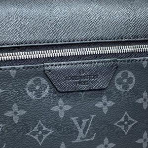 Replica Louis Vuitton Discovery Backpack Black - authentic-look luxury purse replica