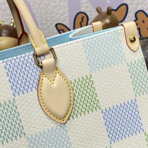 Replica LV OnTheGo Green Grid 5 Replica LV OnTheGo Green Grid - realistic designer-inspired fake bag