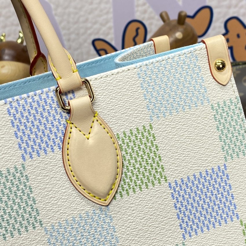 Replica LV OnTheGo Green Grid 5 Replica LV OnTheGo Green Grid - realistic designer-inspired fake bag