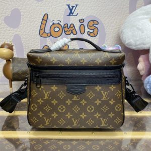 Replica Louis Vuitton Trail Messenger Bag 2 Replica Louis Vuitton Trail Messenger Bag - authentic-look luxury purse replica