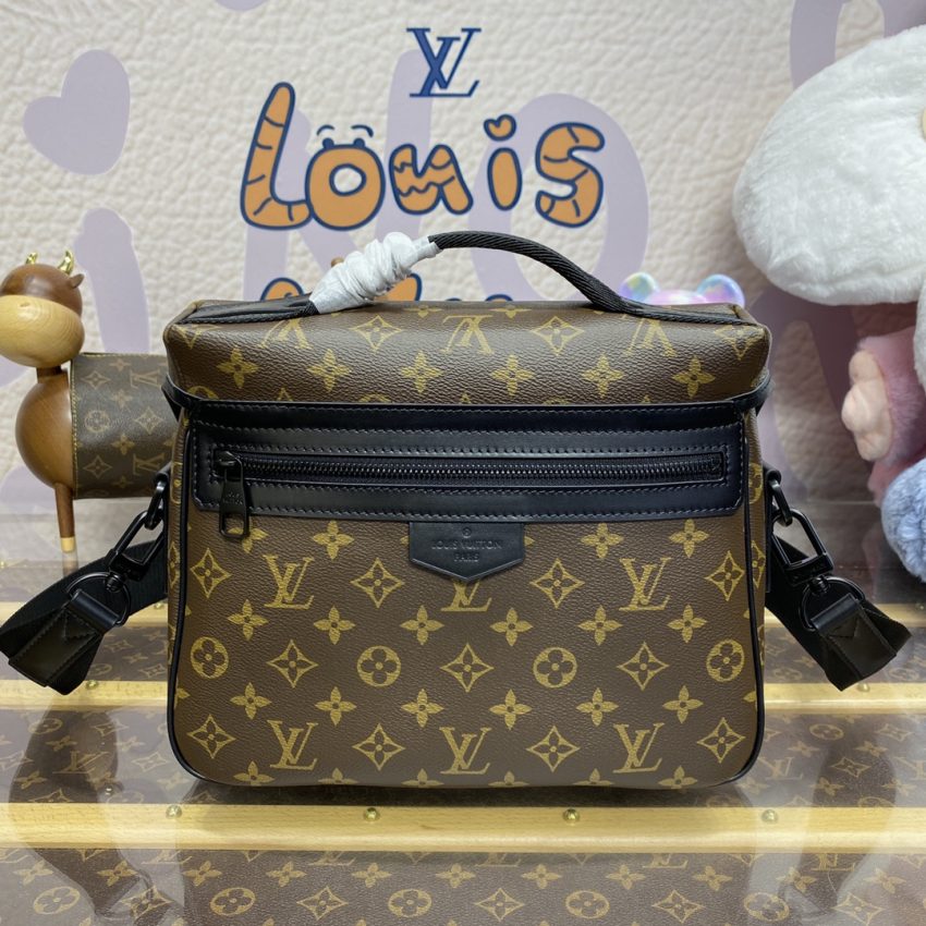Replica Louis Vuitton Trail Messenger Bag 2 Replica Louis Vuitton Trail Messenger Bag - authentic-look luxury purse replica