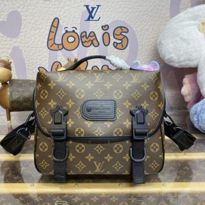 Replica Louis Vuitton Trail Messenger Bag 1 Replica Louis Vuitton Trail Messenger Bag - elite superclone designer purse