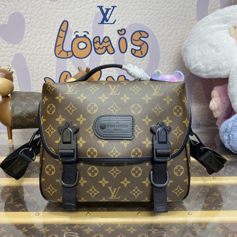 Replica Louis Vuitton Trail Messenger Bag 1 Replica Louis Vuitton Trail Messenger Bag - elite superclone designer purse