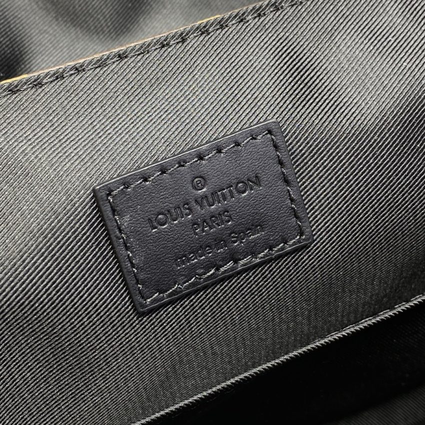 Replica Louis Vuitton Trail Messenger Bag 3 Replica Louis Vuitton Trail Messenger Bag - top-tier luxury replica shoulder bag