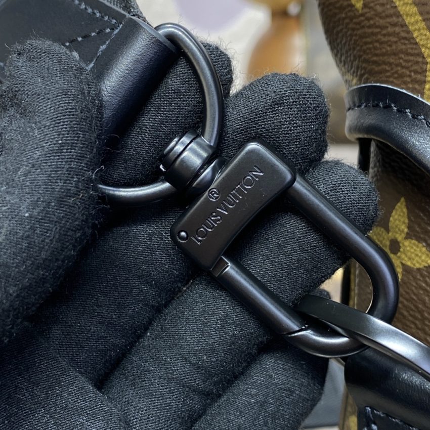 Replica Louis Vuitton Trail Messenger Bag 5 Replica Louis Vuitton Trail Messenger Bag - elite superclone designer purse