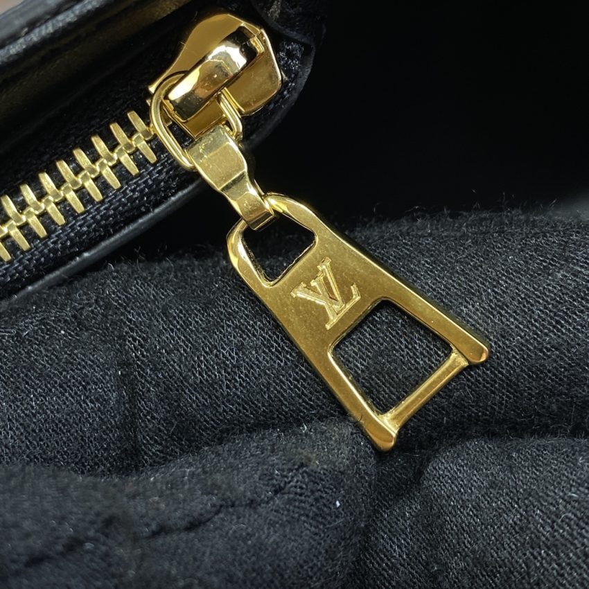Replica Louis Vuitton Twist West Pochette Black 4 Replica Louis Vuitton Twist West Pochette Black - high-end fake designer purse
