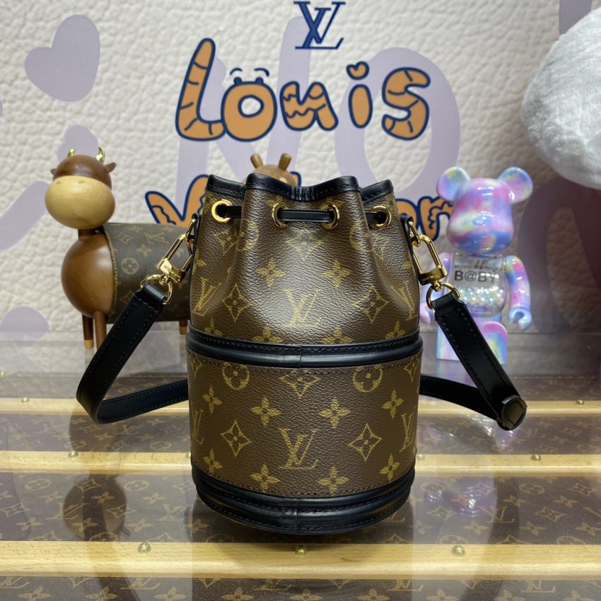 Replica Louis Vuitton Canoé Bucket Bag 3 Replica Louis Vuitton Canoé Bucket Bag - elite superclone designer purse