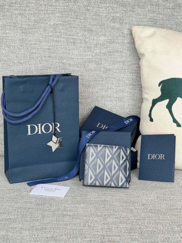 Replica Dior BiFold Wallet 4 colors 5 Replica Dior BiFold Wallet 4 colors - ultra-realistic fake designer tote