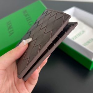 Replica Bottega Veneta Intrecciato Bi-Fold Wallet Black&Brown 2 Replica Bottega Veneta Intrecciato Bi-Fold Wallet Black&Brown - near-authentic luxury replica handbag