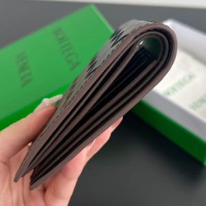 Replica Bottega Veneta Intrecciato Bi-Fold Wallet Black&Brown 4 Replica Bottega Veneta Intrecciato Bi-Fold Wallet Black&Brown - top-tier luxury replica shoulder bag