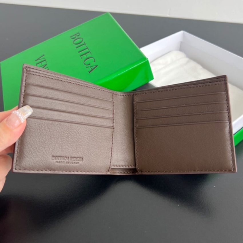 Replica Bottega Veneta Intrecciato Bi-Fold Wallet Black&Brown 7 Replica Bottega Veneta Intrecciato Bi-Fold Wallet Black&Brown - best-selling designer handbag dupe