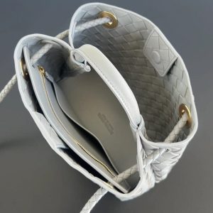 Replica Bottega Veneta Andiamo 4 Replica Bottega Veneta Andiamo - high-quality designer bag clone