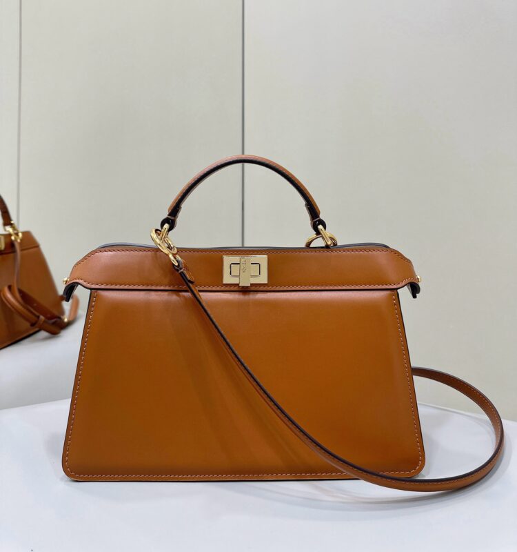 Replica Fendi Peekaboo Large Brown 1 Replica Fendi Peekaboo Large Brown - top-tier luxury replica shoulder bag