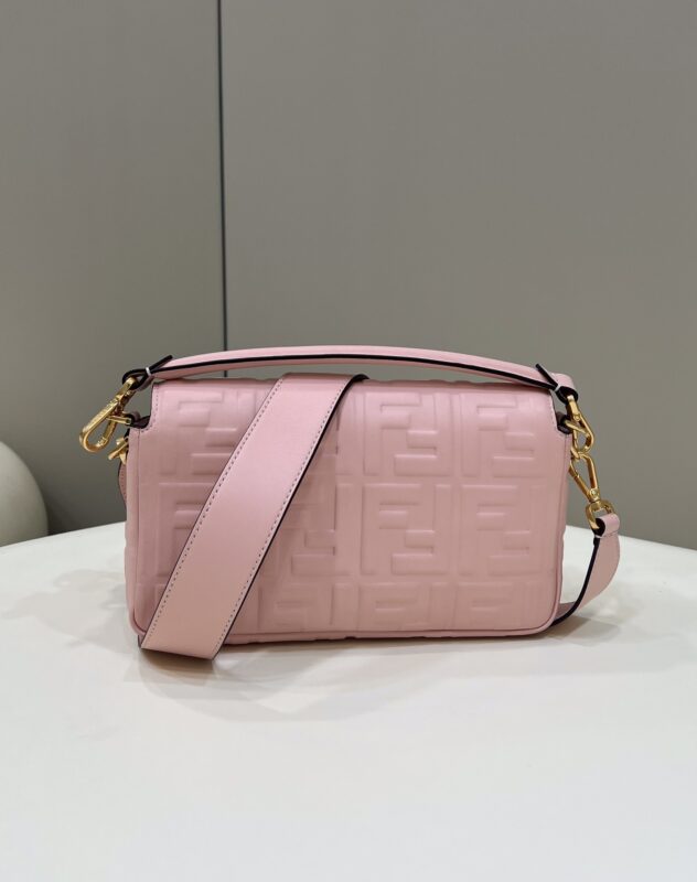 Replica Fendi Baguette Pink 2 Replica Fendi Baguette Pink - ultra-realistic fake designer tote