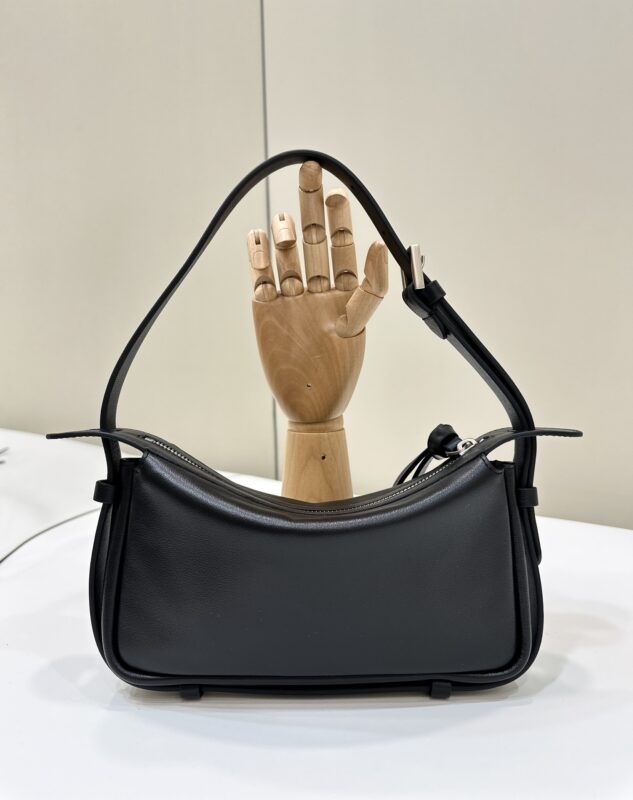 Replica Fendi Simply Black 2 Replica Fendi Simply Black - best-selling designer handbag dupe