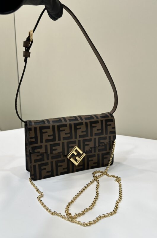 Replica Fendi Baguette Wallet on Chain 2 Replica Fendi Baguette Wallet on Chain - top-tier luxury replica shoulder bag