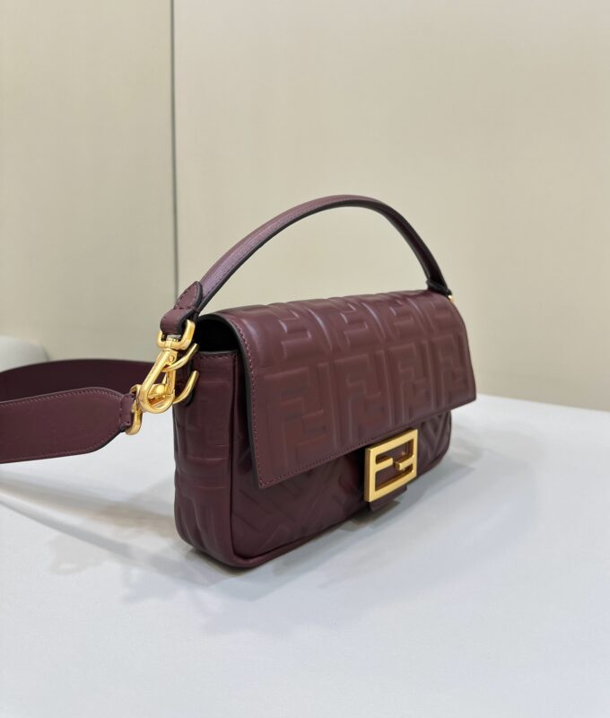 Replica Fendi Baguette Bordeaux 3 Replica Fendi Baguette Bordeaux - ultra-realistic fake designer tote