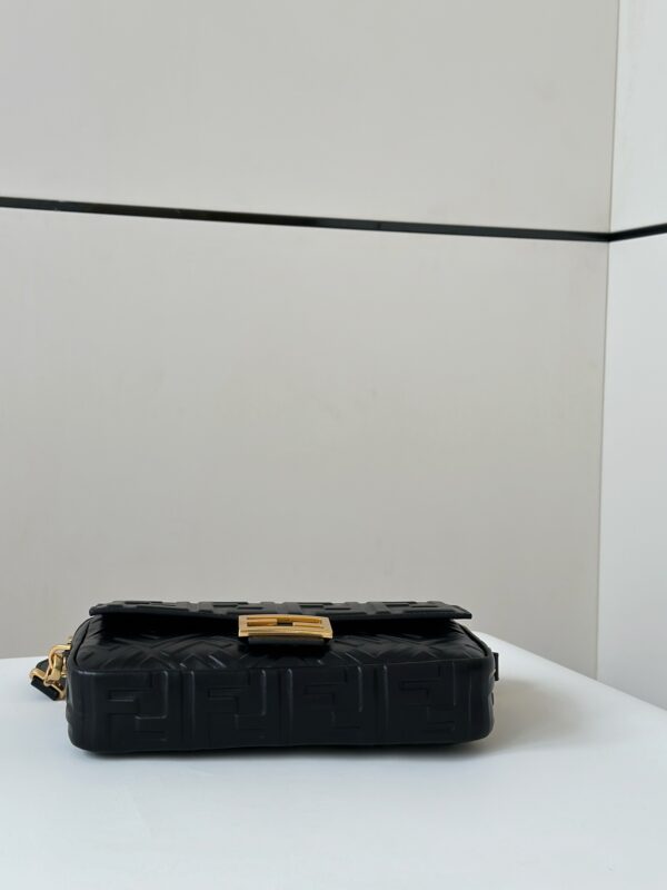 Replica Fendi Baguette Black 3 Replica Fendi Baguette Black - elite superclone designer purse