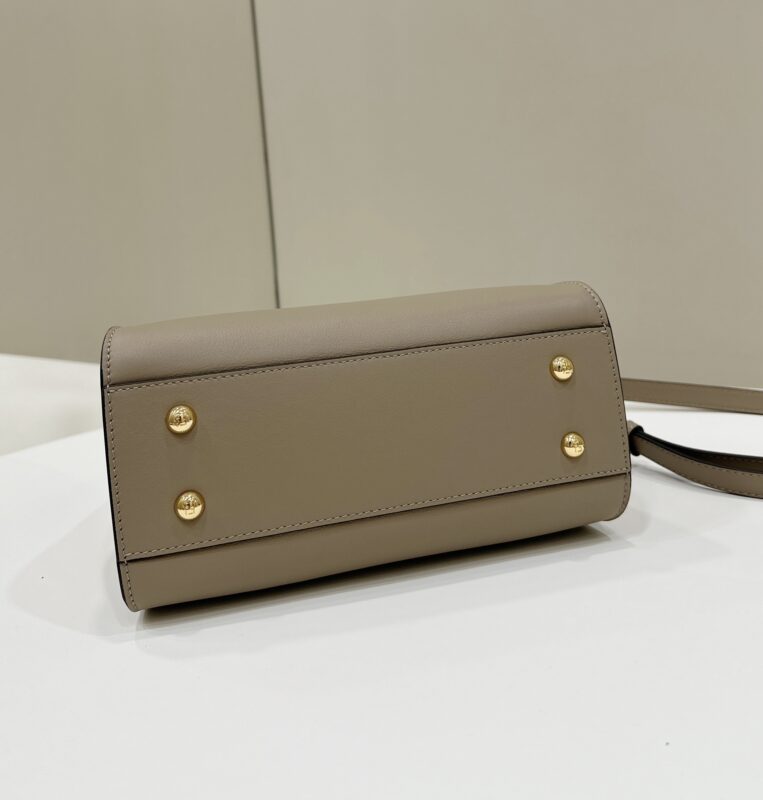 Replica Fendi Peekaboo Beige 4 Replica Fendi Peekaboo Beige - ultra-realistic fake designer tote