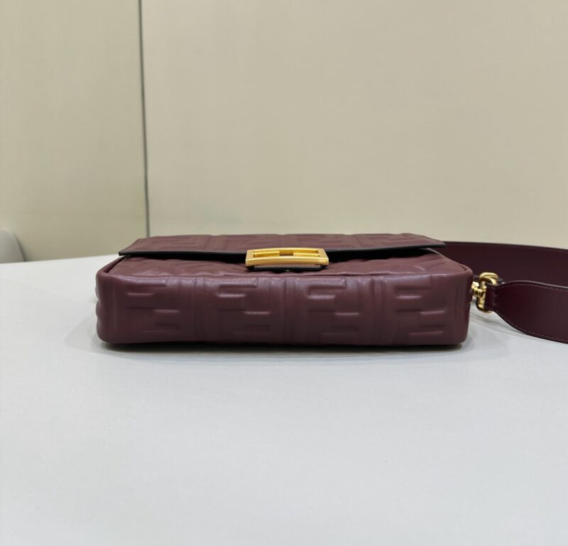 Replica Fendi Baguette Bordeaux 4 Replica Fendi Baguette Bordeaux - 1:1 designer replica handbag