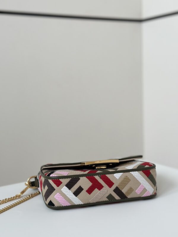 Replica Fendi Baguette Small Beige 5 Replica Fendi Baguette Small Beige - elite superclone designer purse