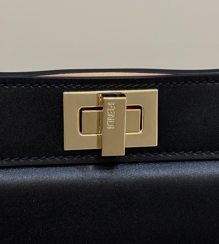 Replica Fendi Peekaboo Large Black 5 Replica Fendi Peekaboo Large Black - near-authentic luxury replica handbag