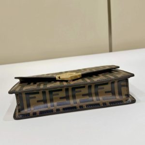 Replica Fendi Baguette Wallet on Chain 5 Replica Fendi Baguette Wallet on Chain - ultra-realistic fake designer tote