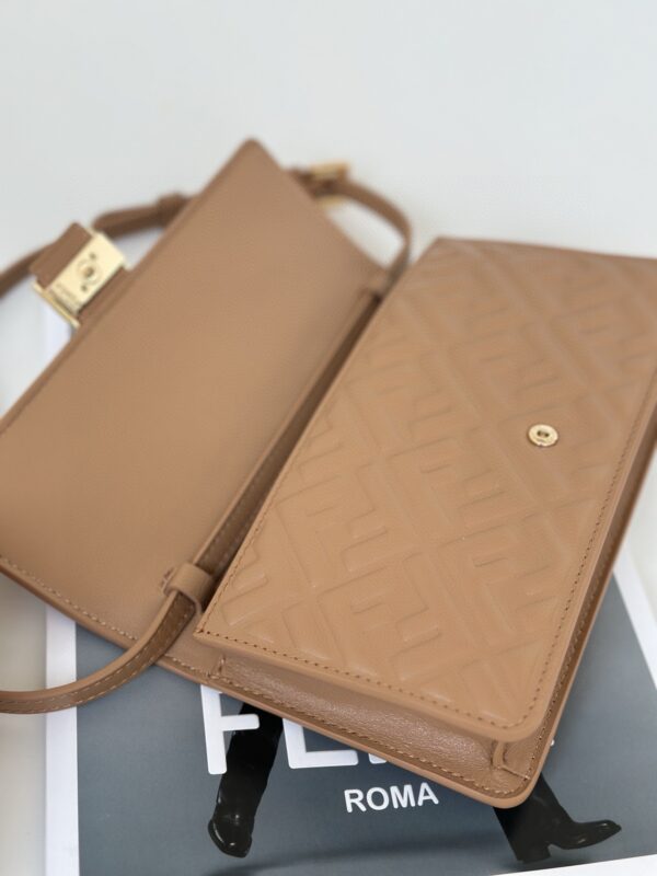 Replica Fendi Baguette Full Brown 5 Replica Fendi Baguette Full Brown - realistic designer-inspired fake bag