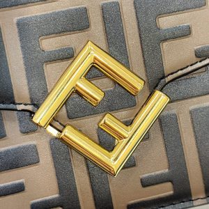 Replica Fendi Baguette Wallet on Chain 6 Replica Fendi Baguette Wallet on Chain - high-end fake designer purse