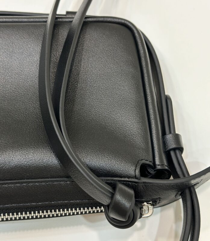 Replica Fendi Simply Black 7 Replica Fendi Simply Black - high-accuracy replica luxury purse