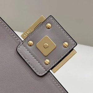 Replica Fendi Baguette Sliding Chain Beige - ultra-realistic fake designer tote