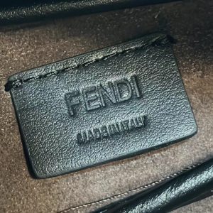 Replica Fendi Simply Black 8 Replica Fendi Simply Black - near-authentic luxury replica handbag